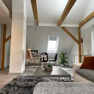Apartment Wen Koenigsberger,ruhige Dg-wohnung In Weiden,2 Schlafzimmer,parkplatz, Zentral!, Weiden in der Oberpfalz